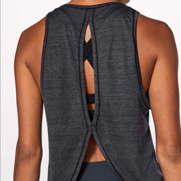Lululemon Twist and Reach Tank Top w Built in Bra - Picture 2 of 6